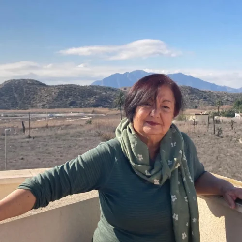 Miriam de Jesús Sánchez Perdomo sorprende con su nuevo poemario «Empezaré a Leer»