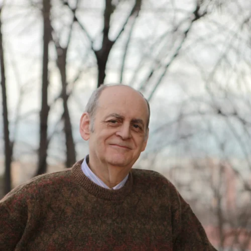 Antonio Castro Snurmacher presenta «El libro de los porqués», una obra ilustrada para despertar la curiosidad infantil