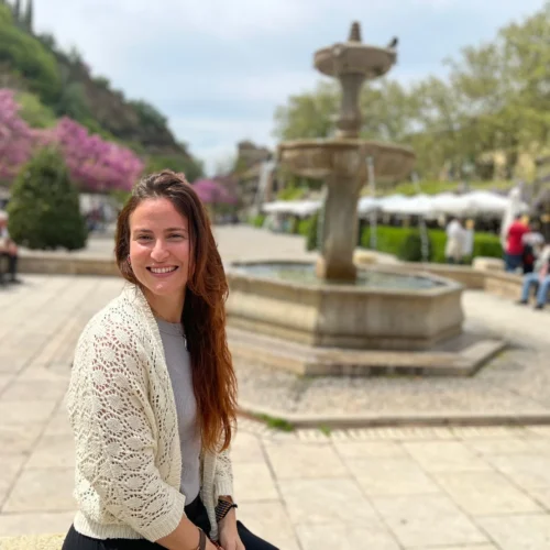 Elvira Carreras Torres debuta en el mundo literario con una obra tan valiente como necesaria