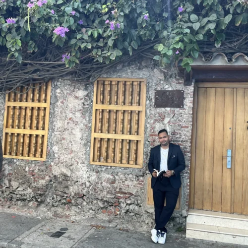 Andrés Mauricio Pérez Solano irrumpe en el mundo literario con una impactante novela de ciencia ficción