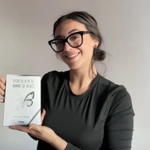 Laura Galisteo Romero transforma el dolor en palabras con su primer libro