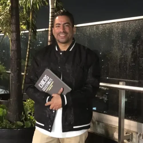 Sergio Albeiro Ortega Echeverri sorprende al mundo literario con su saga épica y contemporánea