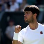 Alcaraz explota su paciencia para derrotar a Fritz y jugará su tercera final de Wimbledon