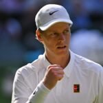 Sinner niega más gloria a un maltrecho Djokovic y se reencontrará con Alcaraz en la final de Wimbledon