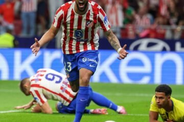 El Atlético encuentra a tiempo la contundencia y vence al Villarreal
