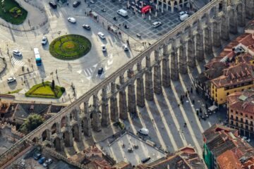 Segovia en globo sobre el acueducto: un invento de 1783 y otro del siglo I