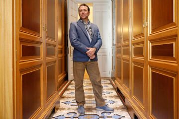 Juan Miguel Zunzunegui: «El Gobierno le dice a los mexicanos que odien a España»