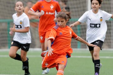 La pelota renace del barro de la dana: 14 campos de fútbol reconstruidos en tiempo récord