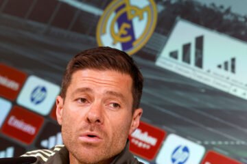 Xabi Alonso perdona a Vinicius: «Tuvimos una reunión todos, Vini estuvo impecable y yo quedé satisfecho. Ninguna represalia»