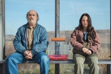 El irresistible talento de Javier Cámara devora ‘Yakarta’, desde ya una de las mejores series del año