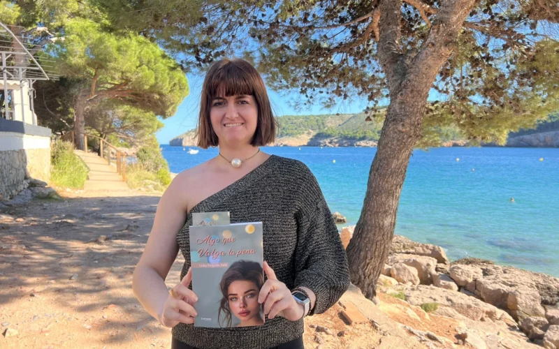 Lidia Delgado deslumbra con su debut literario: una historia intensa de amor y traición que ya conquista a los lectores