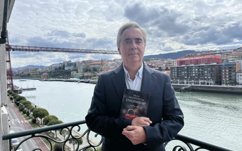 Francisco Javier Vélez Sánchez sorprende con En la salud y en la enfermedad