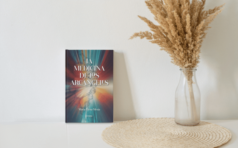 María Elena Mexía irrumpe en la literatura espiritual con La medicina de los Arcángeles