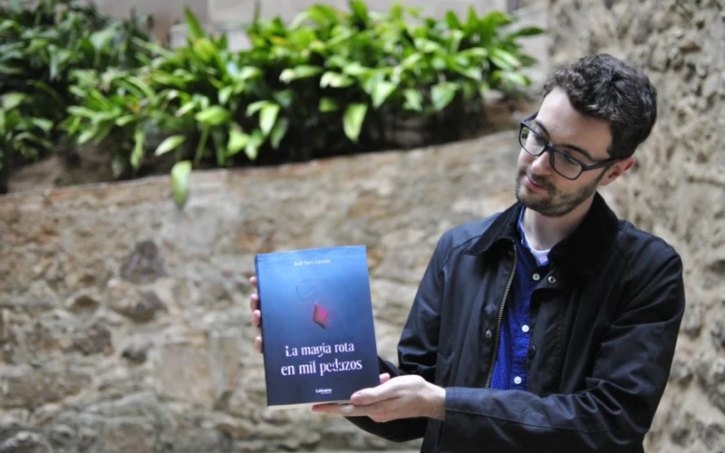 Jordi Martí Lorenzo debuta en la fantasía épica con La magia rota en mil pedazos