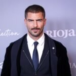 Maxi Iglesias se gradúa como piloto de avión, helicóptero y drones