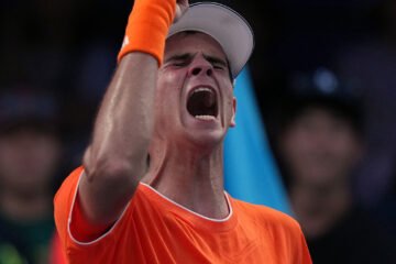 El prodigioso Jódar debuta con victoria en Australia en su primer partido en un Grand Slam