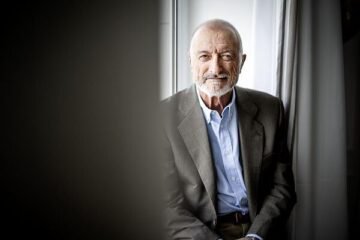 Arturo Pérez-Reverte cancela Letras en Sevilla por «la intención de grupos de ultraizquierda de manifestarse de forma violenta»