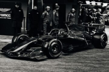 Aston Martin estrena al fin en Montmeló su AMR26, creado por Adrian Newey