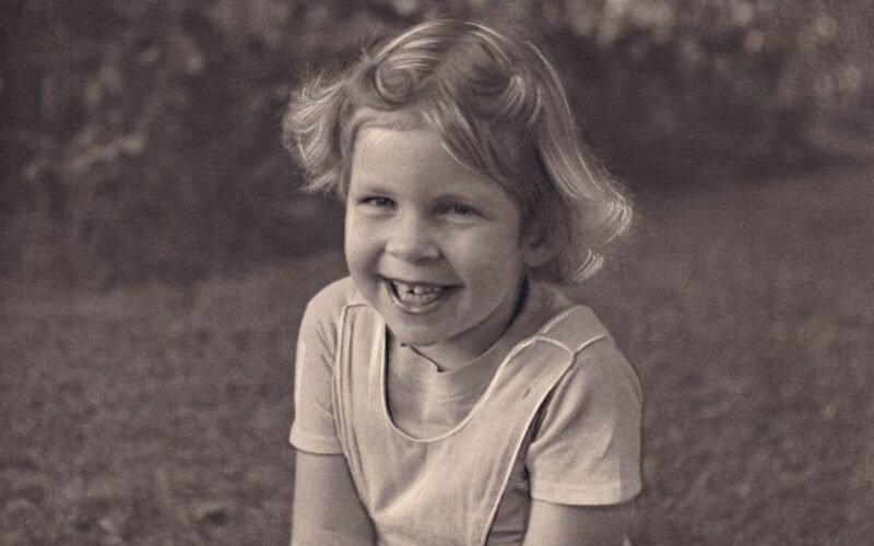 La casa real griega comparte fotos inéditas de la vida de la princesa Irene de Grecia