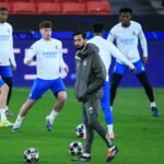 La prueba del sofá gris en Lisboa: el partido que mide el futuro de Arbeloa en el Real Madrid