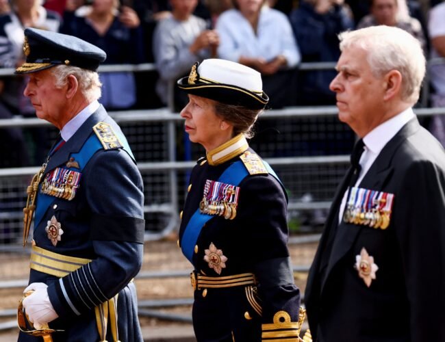 De Ana de Inglaterra a Felipe de Edimburgo: el expríncipe Andrés no es el único miembro de la realeza británica que ha tenido problemas con la justicia