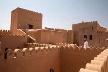 Todo lo que hay que ver y hacer en Omán, el sultanato más singular de la península arábiga