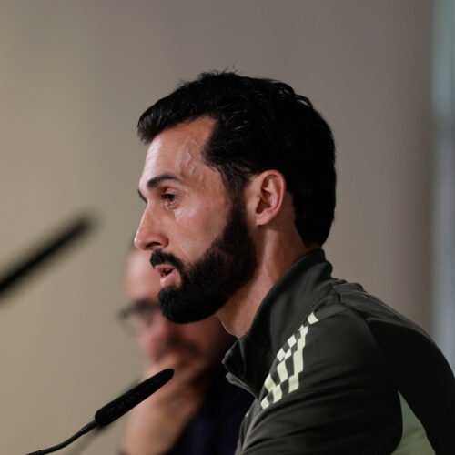 Arbeloa: «Me pondría una estatua de Rüdiger en el jardín, es un espejo para los jóvenes»