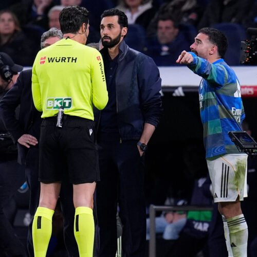 Una roja y varias cuentas pendientes entre Valverde y Baena: «Luego la vas a ver»