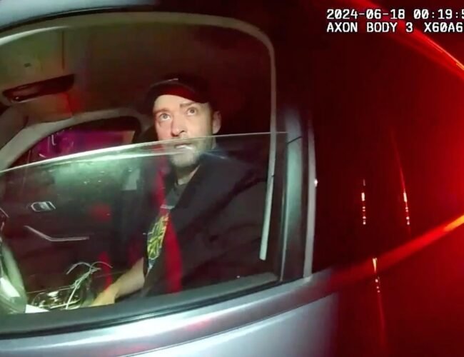 La policía difunde las imágenes del arresto y paso por comisaría de Justin Timberlake por conducir ebrio: “Solo me he tomado un Martini”