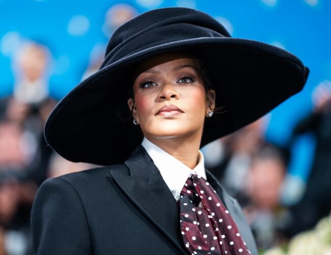 La mujer que tiroteó la casa de Rihanna se declara no culpable de intento de asesinato