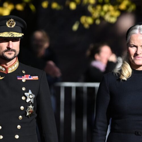 La prensa noruega publica unas imágenes de la princesa Mette-Marit con una máquina de oxígeno