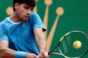 Alcaraz se sacude las angustias ante Bublik y mantiene el pulso por el número uno en Montecarlo