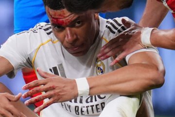 Arbeloa estalla por el penalti no pitado a Mbappé: «Cuando viene bien entra el VAR, y cuando no, no entra»