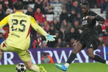 Dos goles de Dembélé, castigo cruel para un encomiable Liverpool