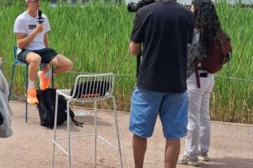 Dos horas con Jannik Sinner en la Caja Mágica entre televisiones, ‘reels’ y ‘esenciales’: «Tranquilo, estoy acostumbrado»