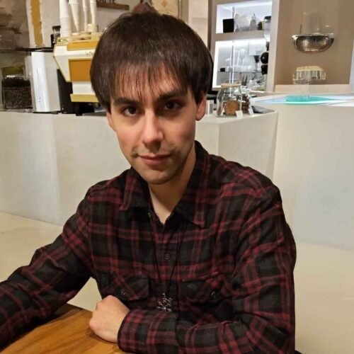 Alex Manzano Salas regresa con una novela vibrante que mezcla misterio, terror y aventura juvenil