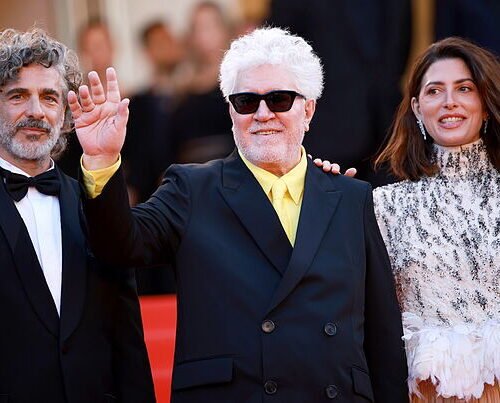 Almodóvar se reconcilia con Cannes siete años después y recibe una ovación de 10 minutos