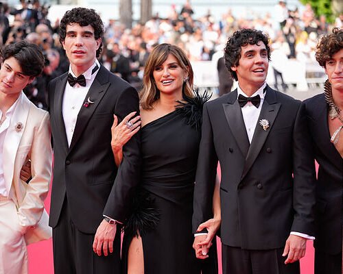 ‘La bola negra’: Cannes abraza entusiasmado a Lorca en el cine para la conmoción de Los Javis (*****)