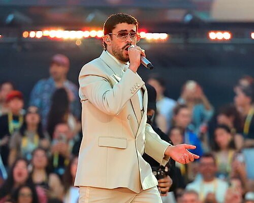 Bad Bunny ficha por la película de Toy Story 5 como ‘Pizza con Gafas de Sol’