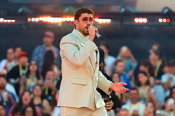 Bad Bunny ficha por la película de Toy Story 5 como ‘Pizza con Gafas de Sol’
