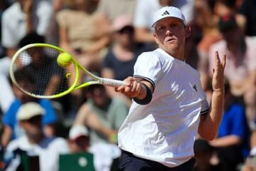 Davidovich cae en segunda ronda de Roland Garros y su entrenador le abandona en pleno torneo: «Pensaba que era buena persona»
