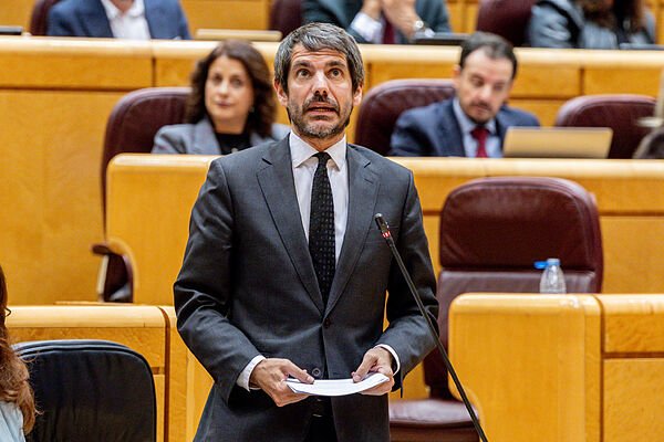 Urtasun renuncia a su plan para reformar el INAEM tras la presión de los sindicatos y deja en el aire una de sus promesas estrella