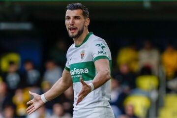 Rafa Mir, a juicio: el futbolista se enfrenta a diez años y medio de cárcel por violar a una joven en su chalé de Bétera
