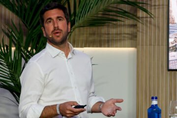 Enrique Riquelme acusa a Florentino de difundir información falsa y le pide un debate público: «En la etapa de Ramón Calderón yo tenía 15 años»