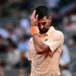 Roland Garros se entrega a la esquizofrenia: Novak Djokovic también cae eliminado