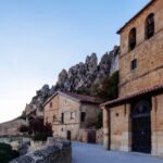 Del monasterio de San Salvador de Cañas a la cueva de los Cien Pilares: un paseo por la otra Rioja