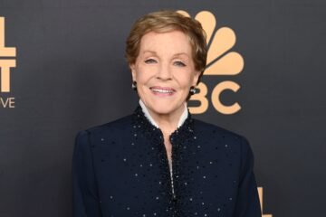 Julie Andrews reaparece a sus 90 años para pedir una cura para el párkinson: “Sé muy bien lo devastador que puede ser”