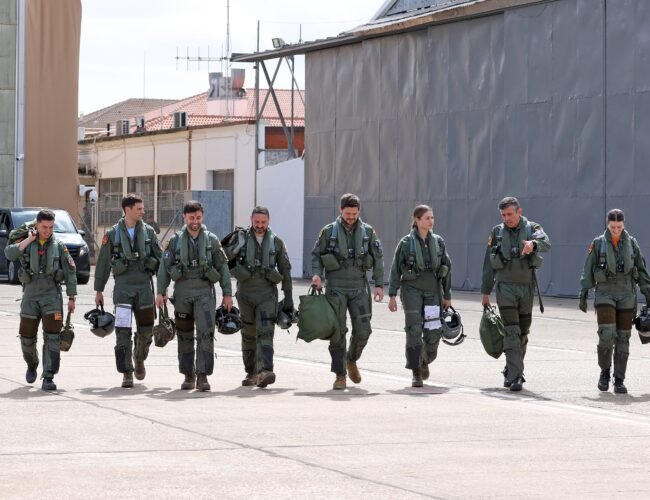 El primer vuelo de la princesa Leonor en un avión de combate, en imágenes