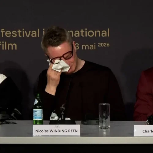 El cineasta Nicolas Winding Refn rompe a llorar tras contar que estuvo clínicamente muerto 20 minutos