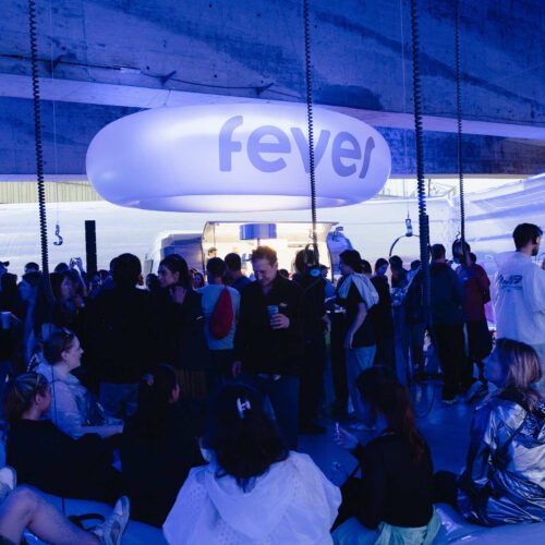 El oasis inflable de la ‘Fever House’: arte, alta cocina y el refugio vanguardista del Primavera Sound